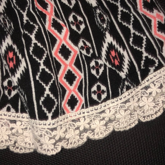 Two pixie Shorts - Picture 4 of 4